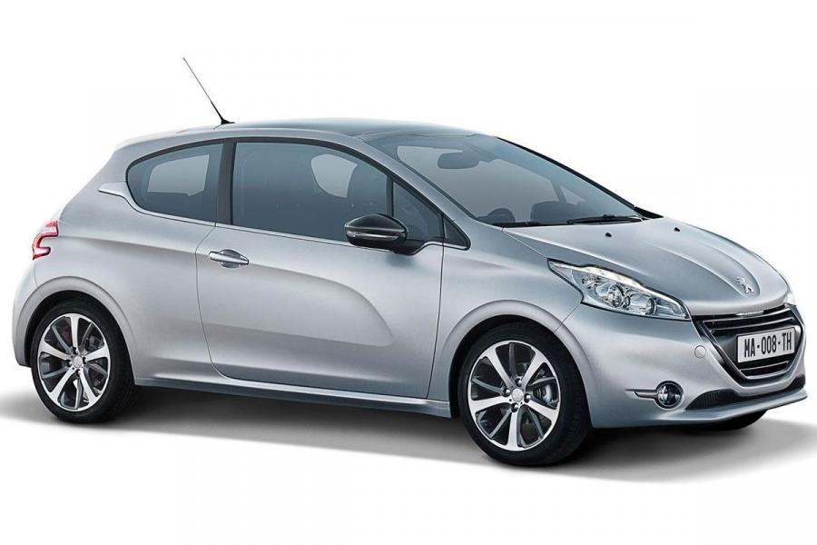  Peugeot 208 3-Door 2012 года  (фото 6 из 31)